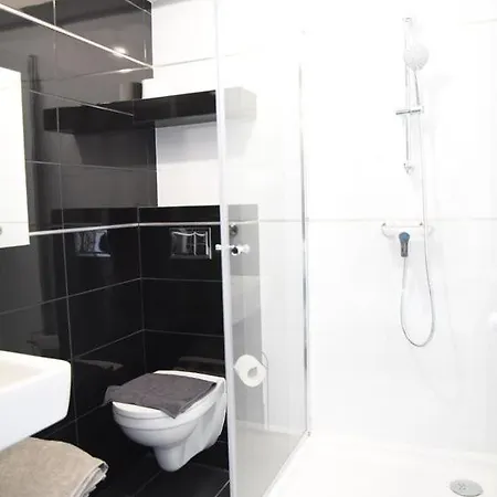 Komfort Suterena 3* Blizne Laszczynskiego